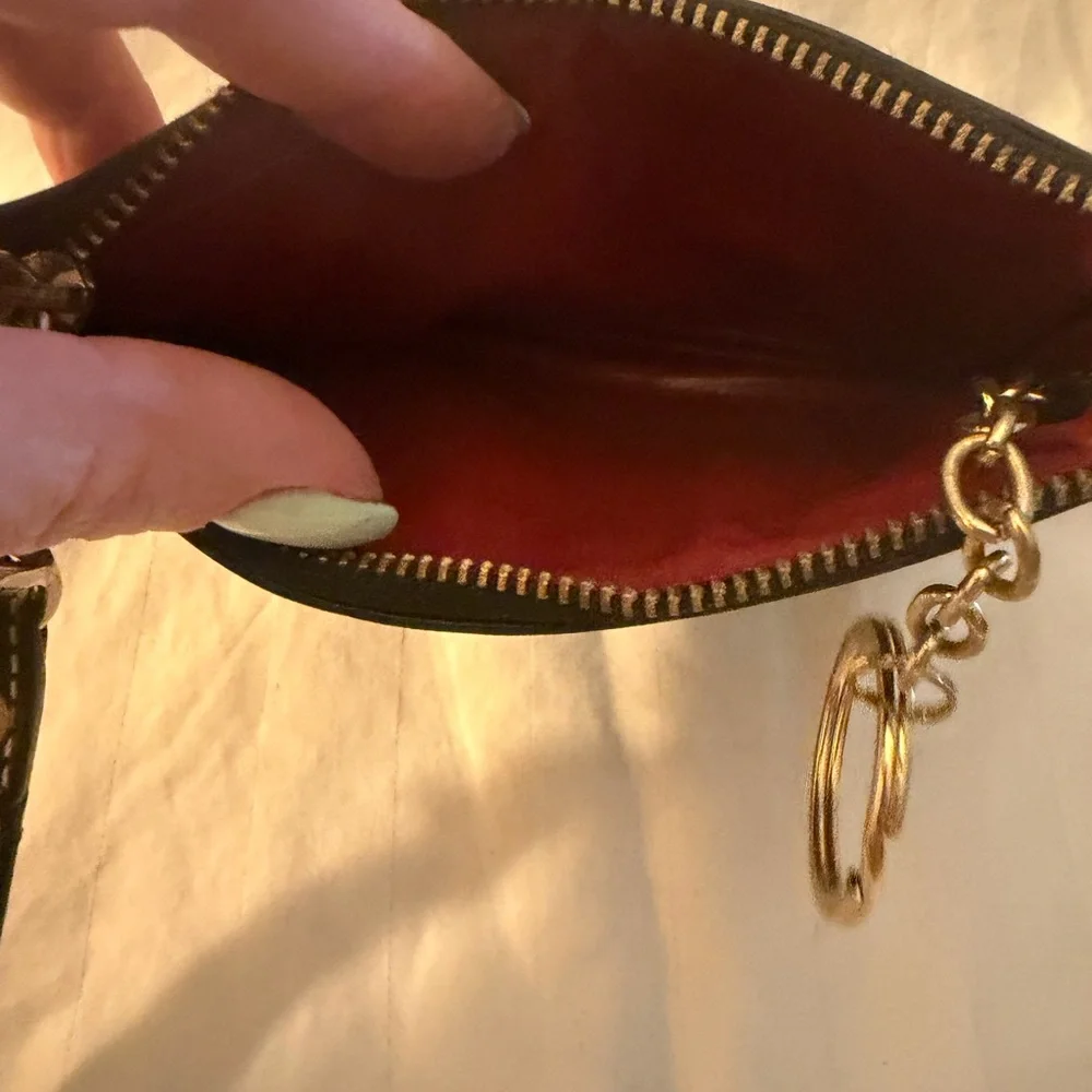 Dooney & Bourke chic pre